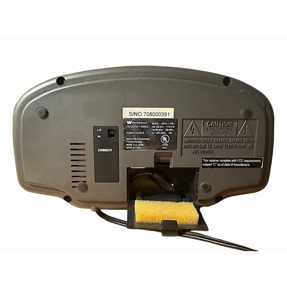 White-Westinghouse Digital Alarm Clock Radio Dual Power WCR-11108 Vintage - Picture 7 of 8